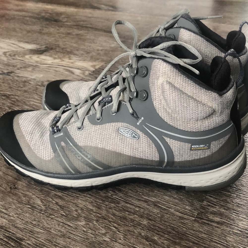 Keen Boots Women Terradora Mid WP in Gargoyle Magnet Size 10
